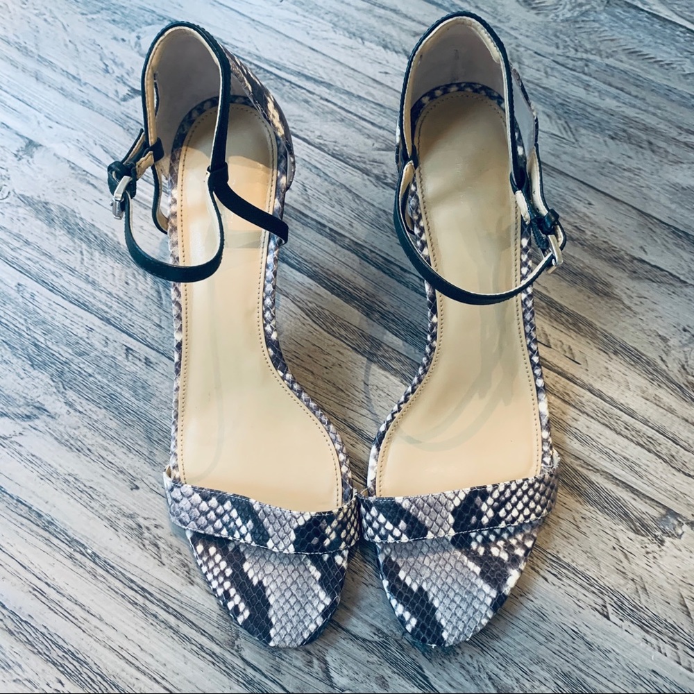 Michael Kors Gray & Black Snakeskin Heels size 11